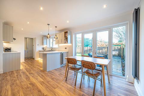 64a Lightsfield, Oakley, Basingstoke, RG23 7BY
