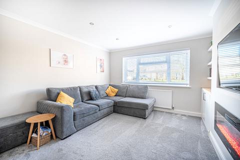 64a Lightsfield, Oakley, Basingstoke, RG23 7BY