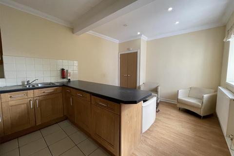 2 bedroom apartment to rent, The Walk, Roath, Cardiff