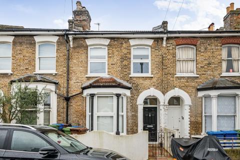 4 bedroom end of terrace house to rent, London SE15