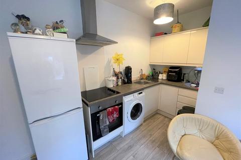 1 bedroom maisonette to rent, High Street, Lymington