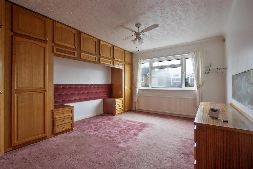 Bed 1.jpg
