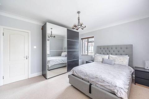 2 bedroom flat for sale, Herga Court, Harrow on the Hill, Harrow, HA1