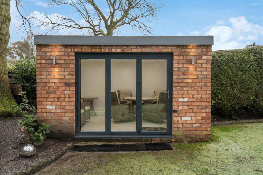 64 Woodlea Drive 24.jpg