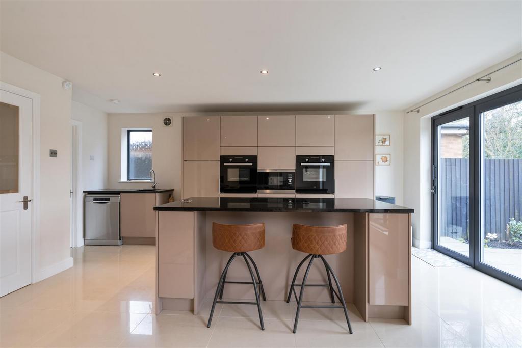 64 Woodlea Drive 50.jpg