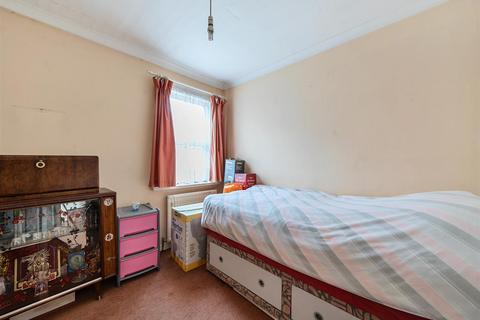 8 Cedar Road, London, NW2 6SR
