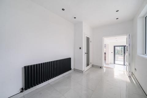 4 bedroom end of terrace house for sale, Wood Street, Barnet, EN5