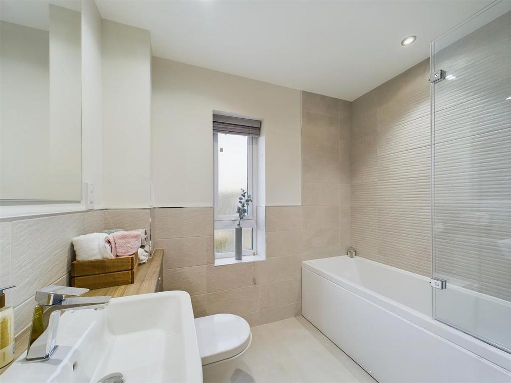 CAM01486 G0-PR0595-STILL018.jpg