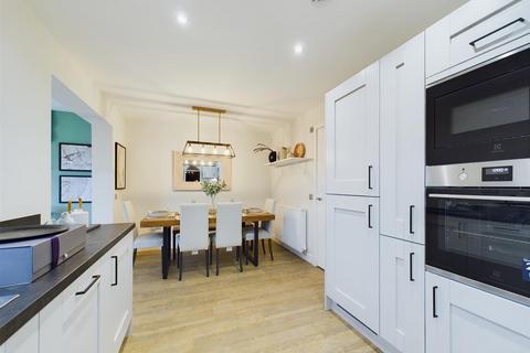 66 Douglas Davidson Drive, Rattray, Blairgowrie, PH10 7FH