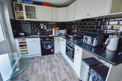 2 bedroom end of terrace house for sale, Springfield Close, Eckington, Sheffield, S21