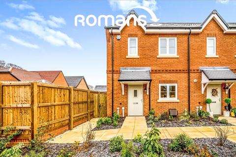 3 bedroom end of terrace house for sale, Buckthorn Close, High Wycombe, Buckinghamshire