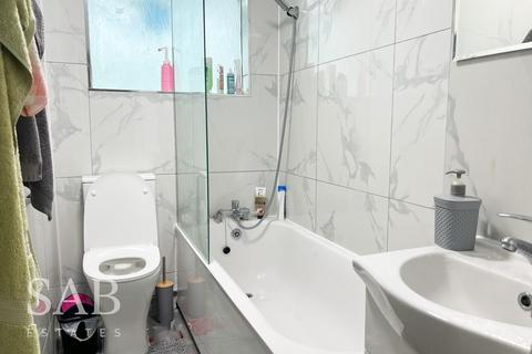 2 bedroom flat for sale, Lady Margaret Road, Southall, UB1