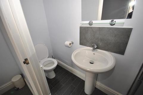 1 bedroom property to rent, Room 2, 12 Infirmary Road, Chesterfield, Derbyshire