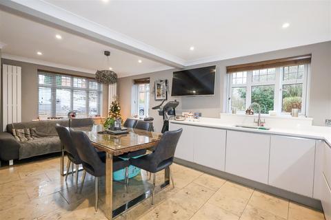 6 Doublegates Walk, Ripon, HG4 2TX