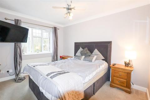 6 Doublegates Walk, Ripon, HG4 2TX