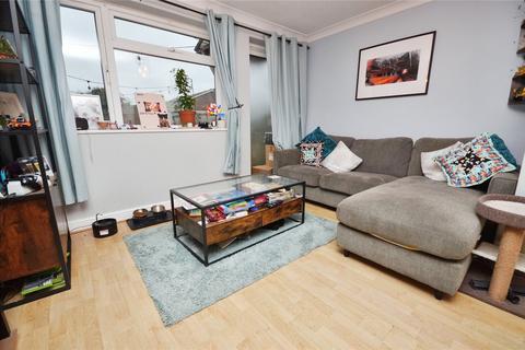 2 bedroom end of terrace house for sale, Roberts Drive, Buckinghamshire HP19