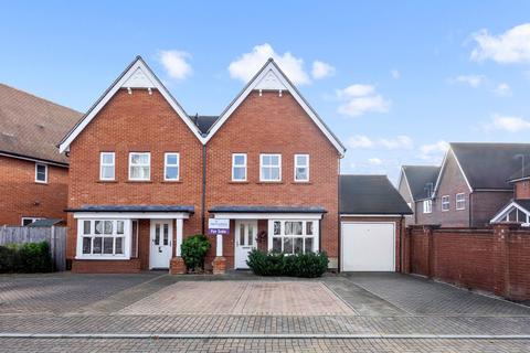 3 bedroom semi-detached house for sale, Highwood Crescent, Horsham, RH12