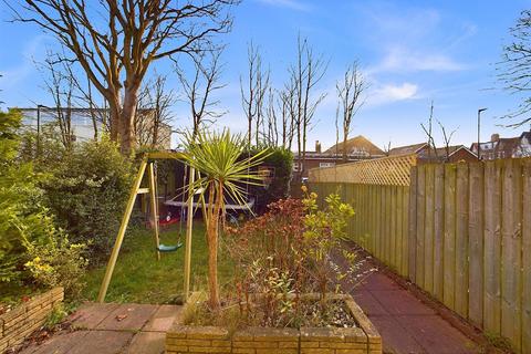 5 bedroom terraced house for sale, Victoria Avenue, Whitley Bay