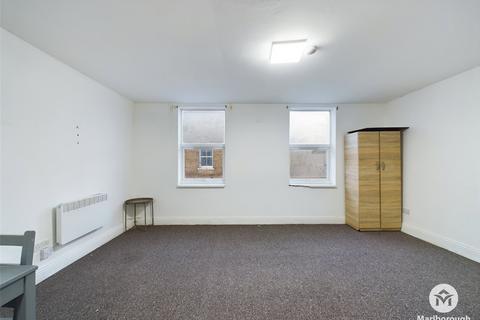 Studio to rent, Bradbury Street, Dalston, London, N16