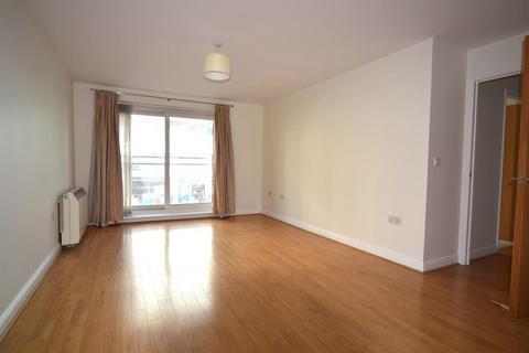 2 bedroom flat to rent, Hudson House, Station Approach, Epsom, KT19 8DJ