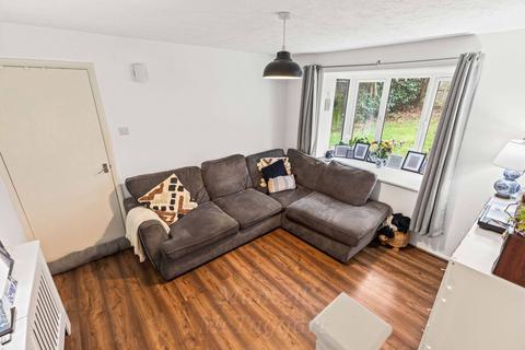 1 bedroom end of terrace house for sale, Lyon Close, Crawley RH10