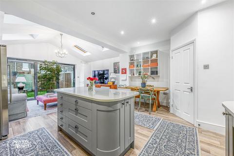 15 Regina Terrace, London, W13 9HY