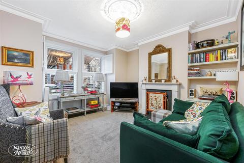 15 Regina Terrace, London, W13 9HY