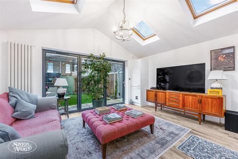 15 Regina Terrace, London, W13 9HY