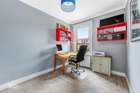 15 Regina Terrace, London, W13 9HY