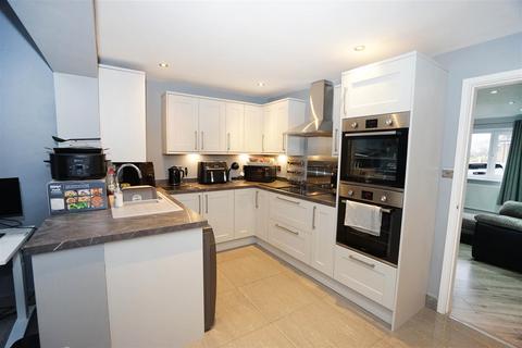 3 bedroom townhouse for sale, Pendle Drive, Horwich, Bolton