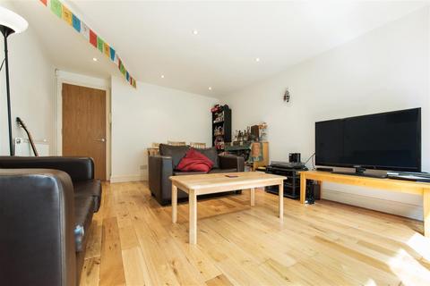 2 bedroom flat to rent, Branksome Road, SW2
