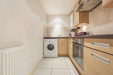 2 bedroom flat to rent, Branksome Road, SW2