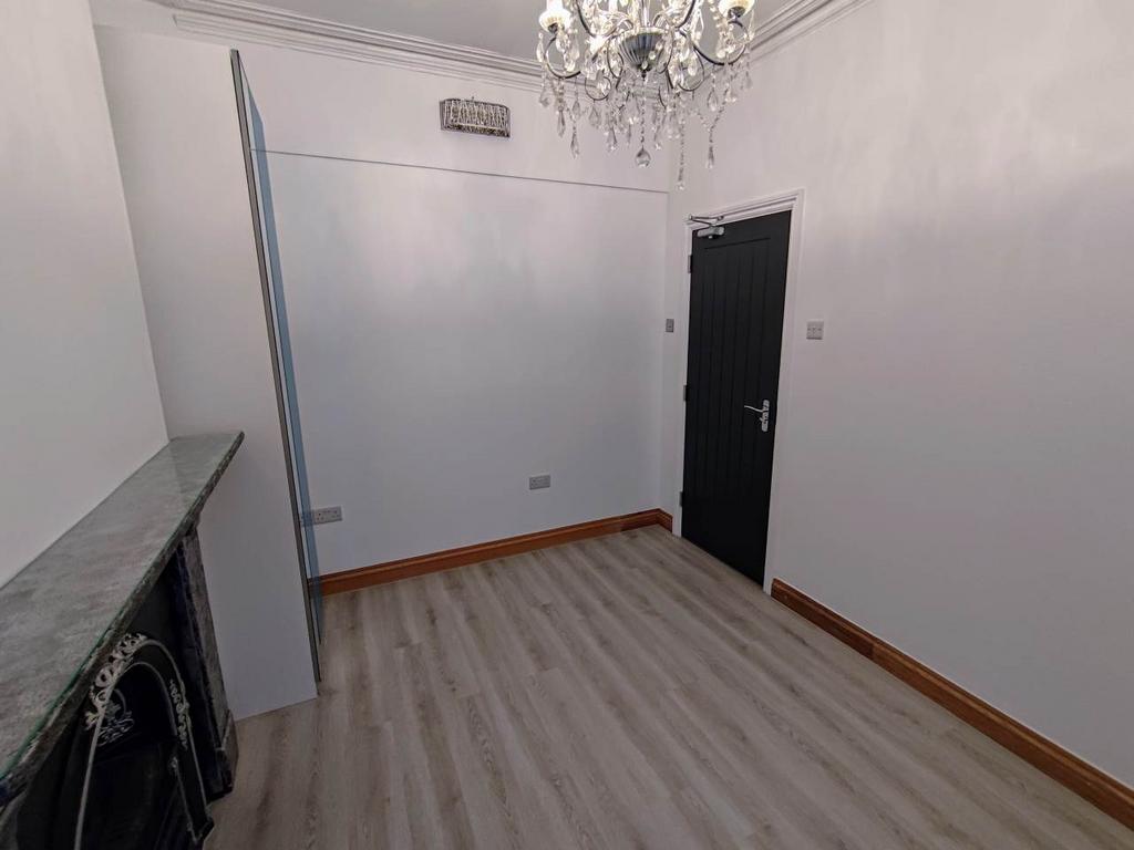 Ground floor middle