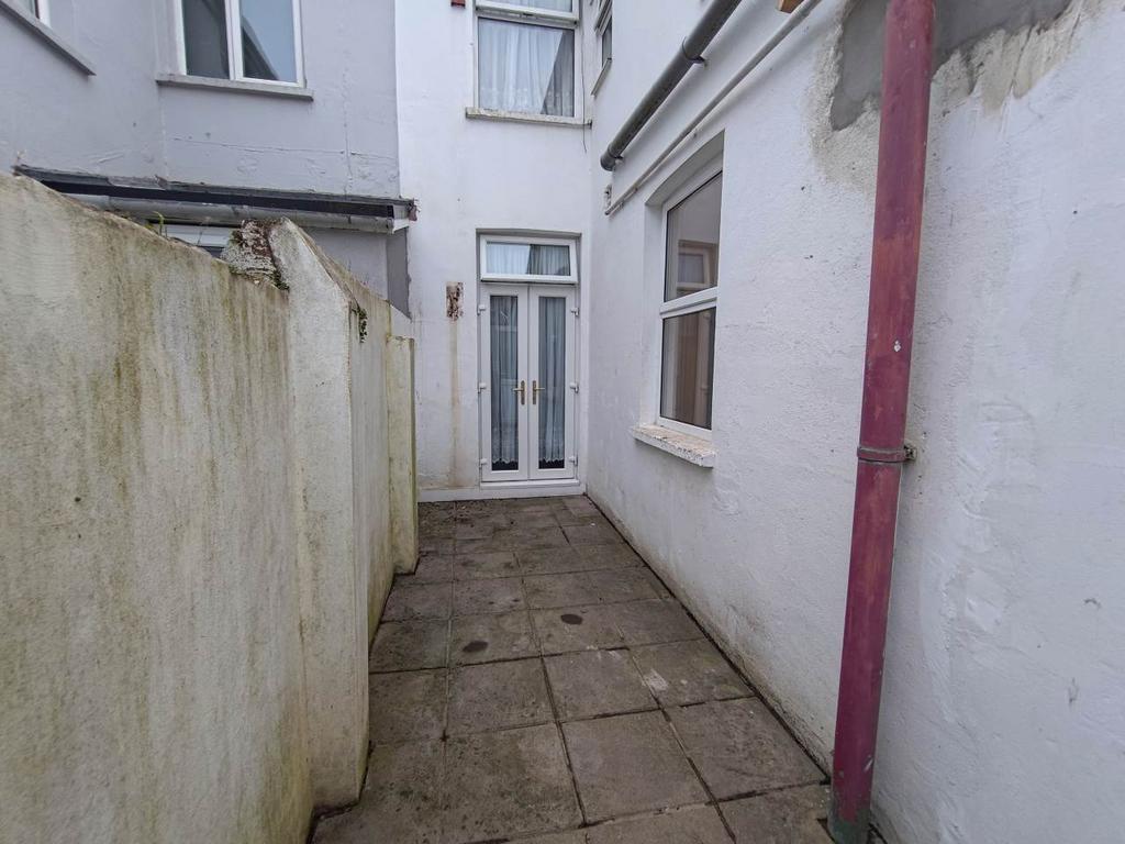 Rear garden (3)