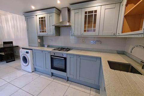 5 bedroom terraced house to rent, Arran Street, Roath, Cardiff