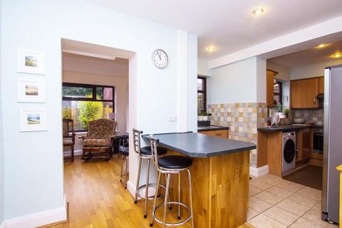 5 bedroom semi-detached house for sale, Hillcrest Road, Cherry Tree