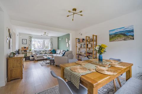 7 Barn Close, Birmingham, B30 3AD