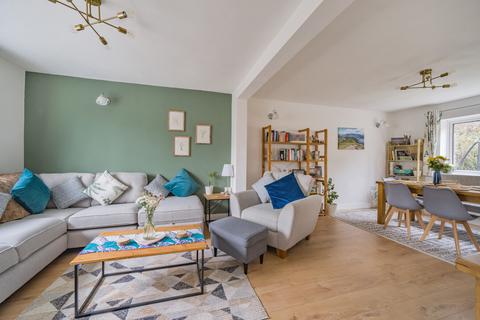7 Barn Close, Birmingham, B30 3AD