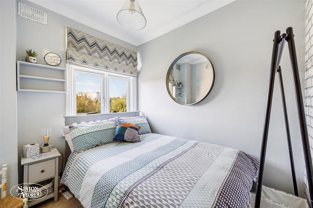 32 Croft Bed 4.jpg