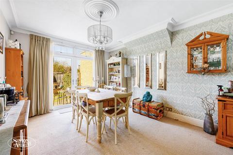 32 Croft Gardens, London, W7 2JQ