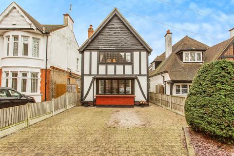 3 bedroom detached house for sale, Boston Avenue, Southend-on-Sea SS2