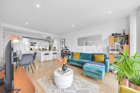 1 bedroom flat for sale, Duesbury House, Bow Garden Square, St. Paul's Way, Bow, London, E3