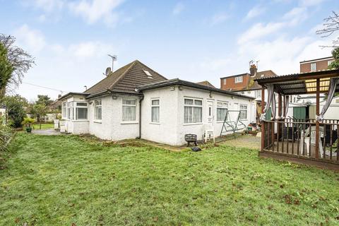 4 bedroom bungalow for sale, Lowfield Road, London, W3