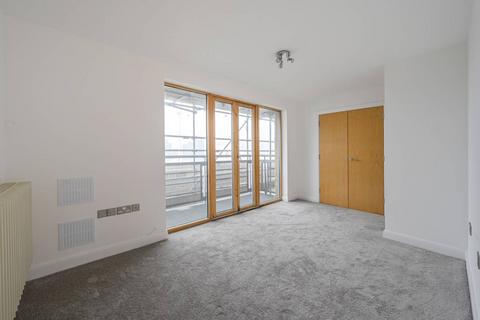 2 bedroom flat for sale, Western Beach Apartments, Royal Docks, London, E16