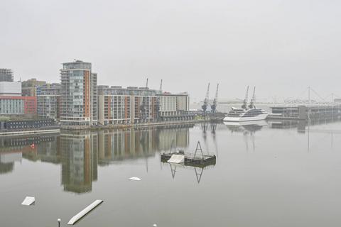 2 bedroom flat for sale, Western Beach Apartments, Royal Docks, London, E16