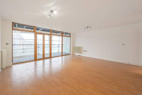 2 bedroom flat for sale, Western Beach Apartments, Royal Docks, London, E16