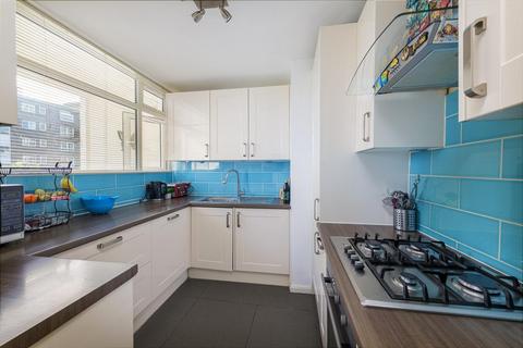 3 bedroom flat for sale, Kersfield Road, London