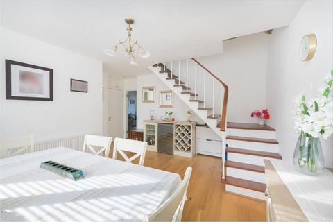 3 bedroom flat for sale, Kersfield Road, London