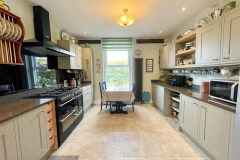 4 bedroom end of terrace house for sale, Glossop Road, High Peak SK22