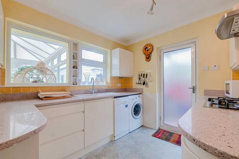 3 bedroom semi-detached bungalow for sale, Berkshire Close, Leigh-on-sea, SS9